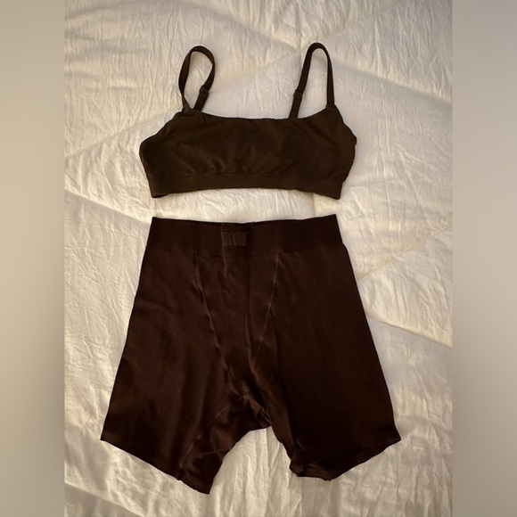 Skims set - Picture 1 of 2